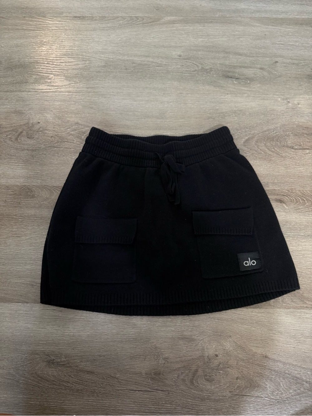 ALO Yoga Black Knit Mini Skirt with Front Pockets